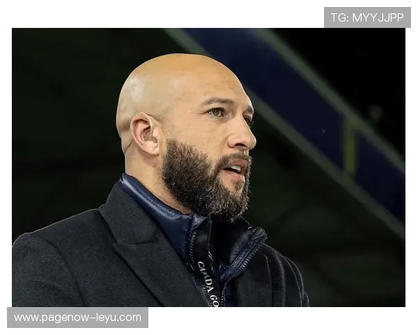 美国足坛新星蒂姆·维阿:突破职业瓶颈,技术转型适应现代足球体系