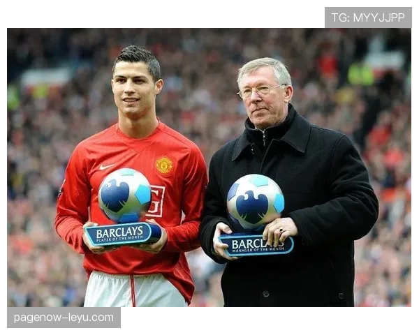 C罗与弗格森温情重聚,传奇师徒再续辉煌引热议 C罗与弗格森温情重聚,传奇师徒再续辉煌引热议